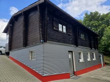 Der erneuerte Kellerbereich des Sportheims mit Spielerkabinen und Heizungsraum.